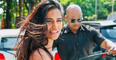 desi poonam|Poonam Pandey Death: Eerie silence at the actors house, no。